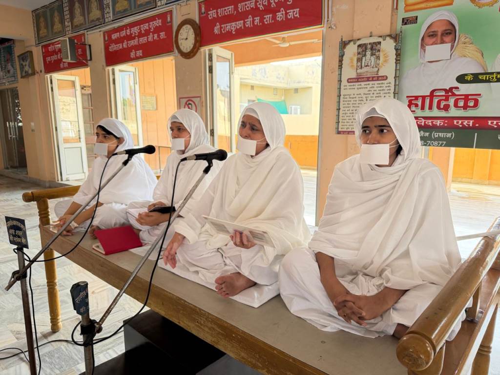 Chanting Uvasgaharam Stotra brings physical and spiritual benefits Swati Ji Maharaj
